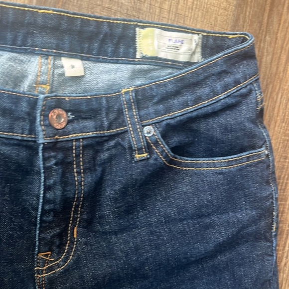 GAP FLARE with stretch sz 8 - Picture 2 of 4